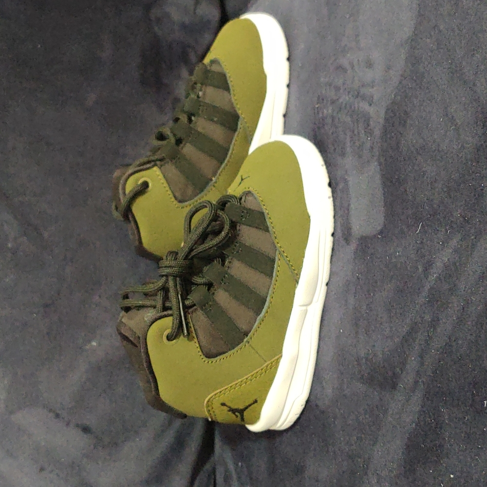 Nike baby Jordans.  Green, size 5
